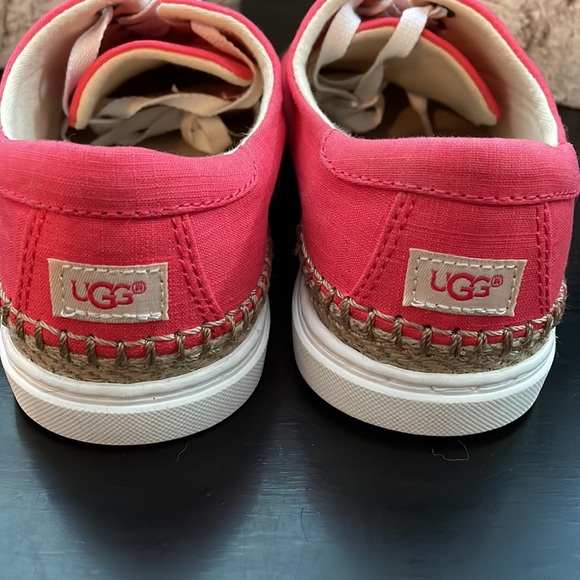 New UGG tennis shoes - Picture 2 of 3
